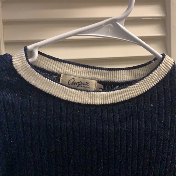 Scoop Sweater - Picture 3 of 3